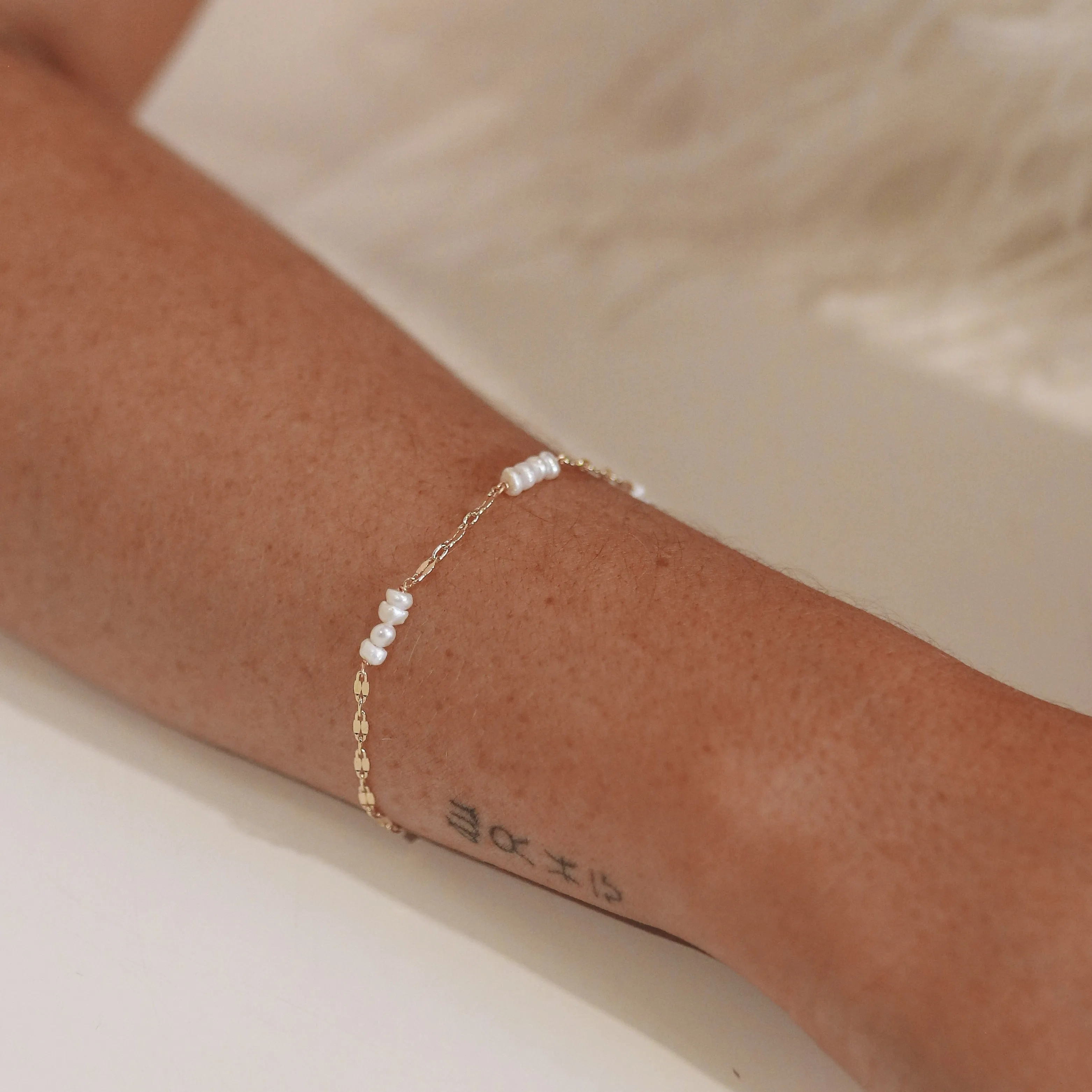 Annalise - Silver or Gold stainless steel Pearl Bracelet