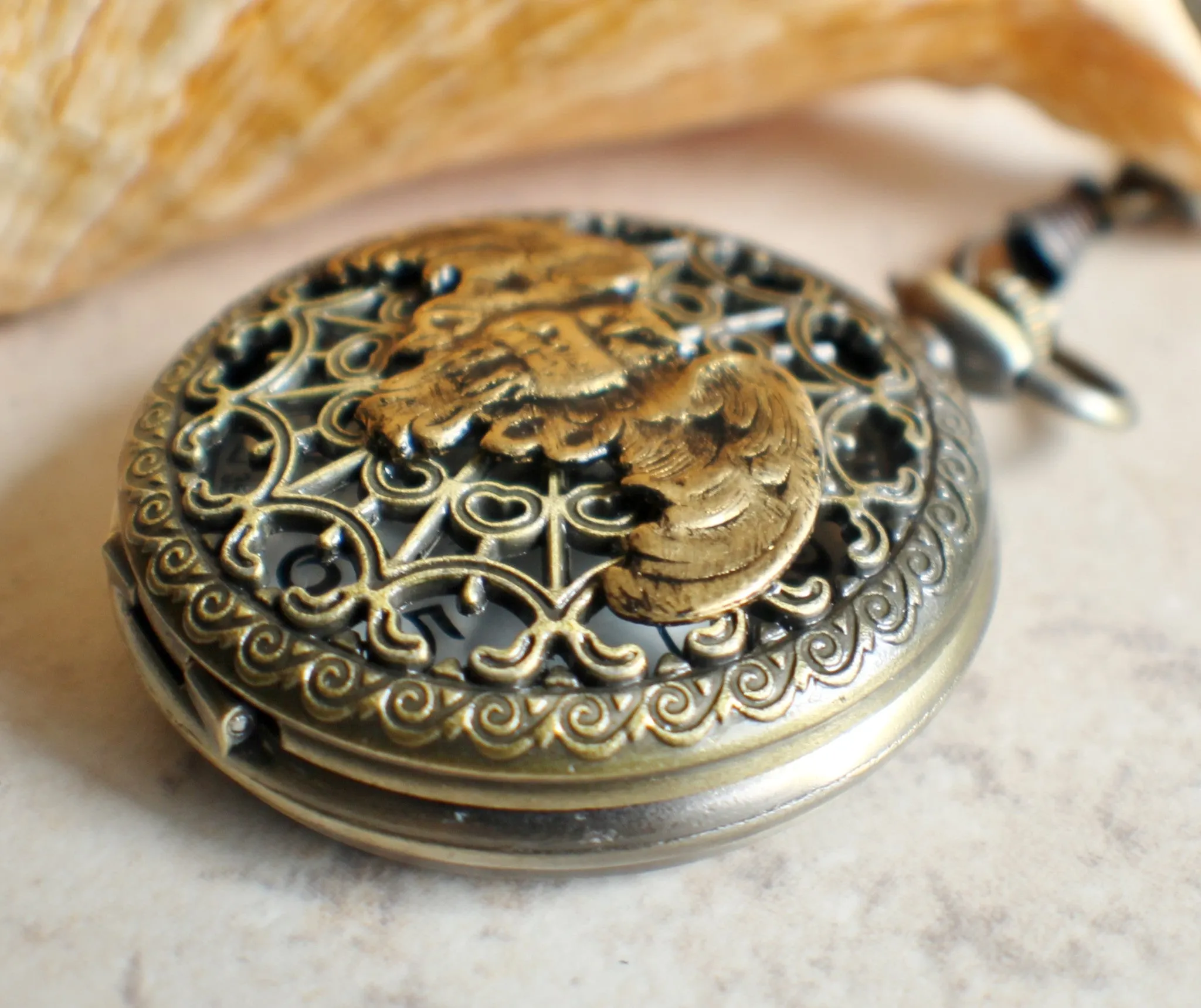 Barn Owl Battery Operated Pocket Watch