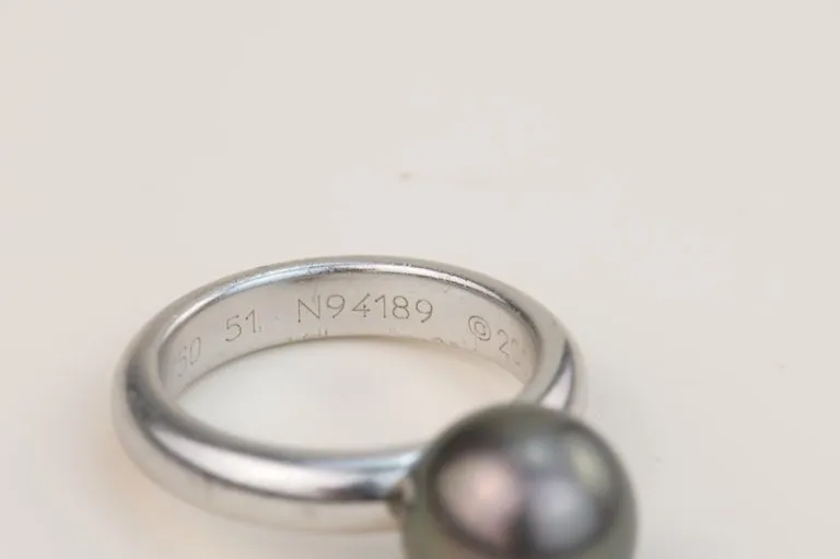 Cartier Black Pearl 18K White Gold Ring