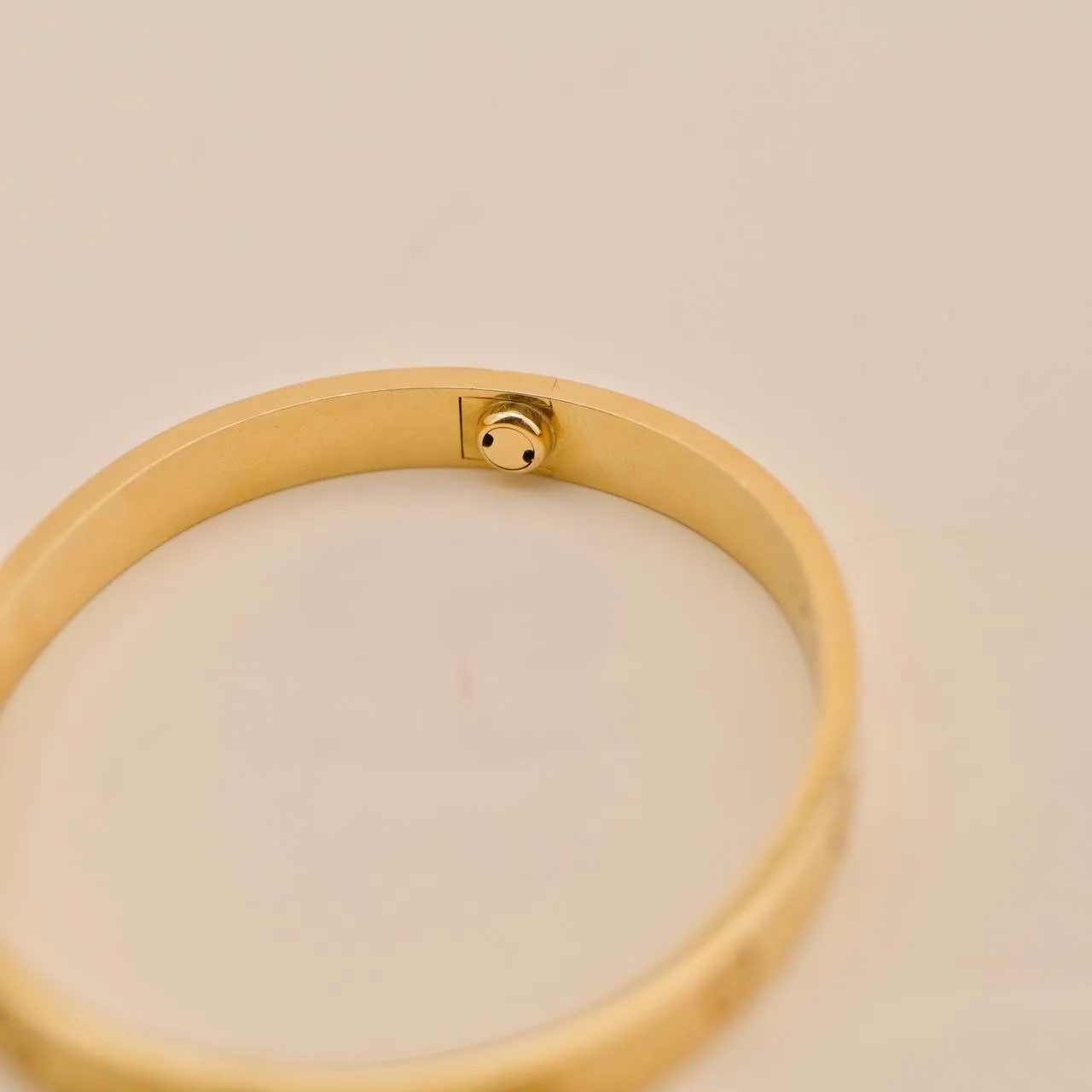 Cartier Love 18K Yellow Gold Bracelet Size 17