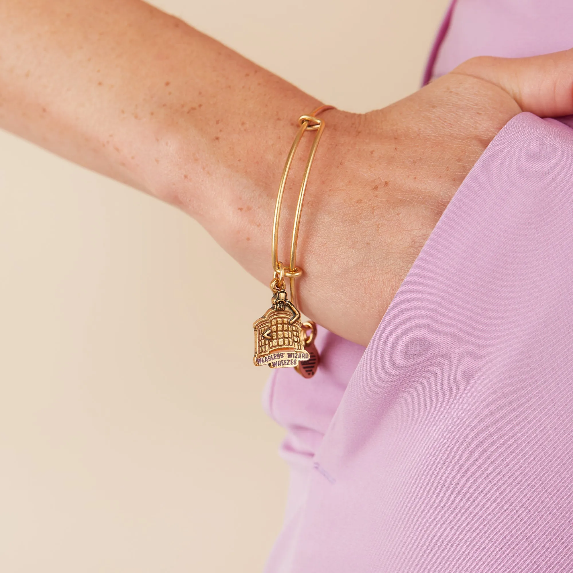 Harry Potter? 'Weasleys Wizard Wheezes' Charm Bangle