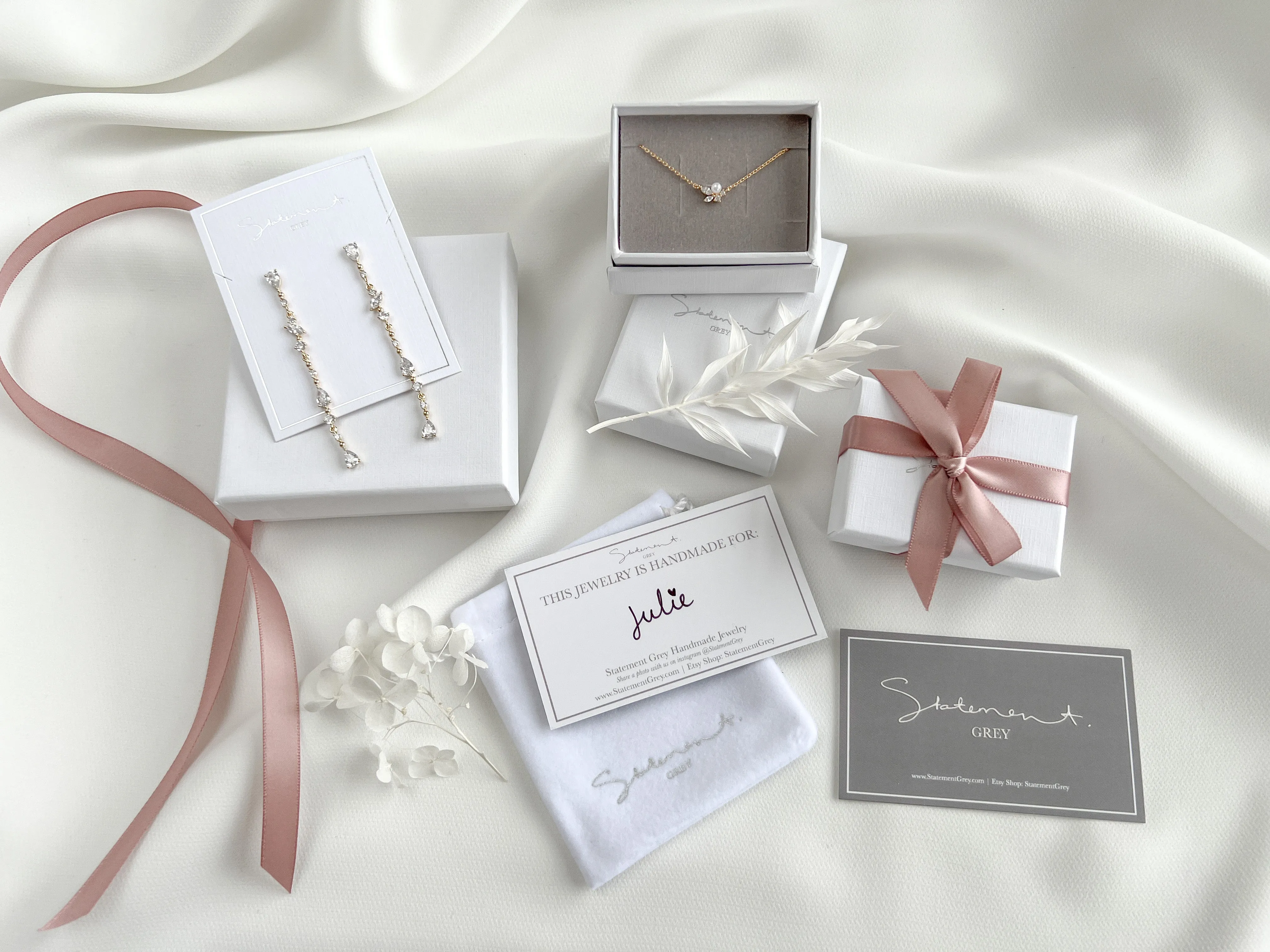 Laura Line Ring