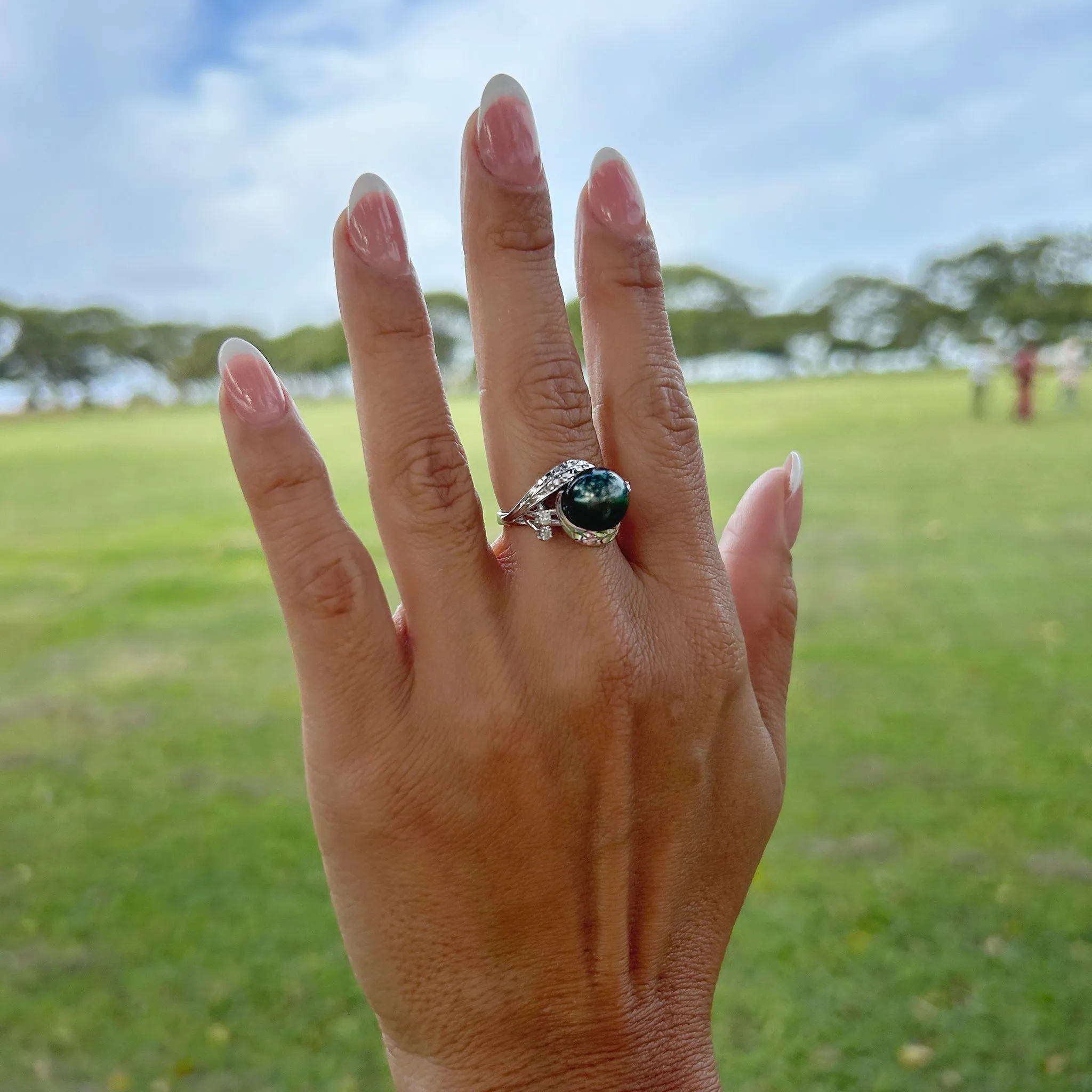 Maile Tahitian Black Pearl Ring in White Gold with Diamonds - 9-10mm