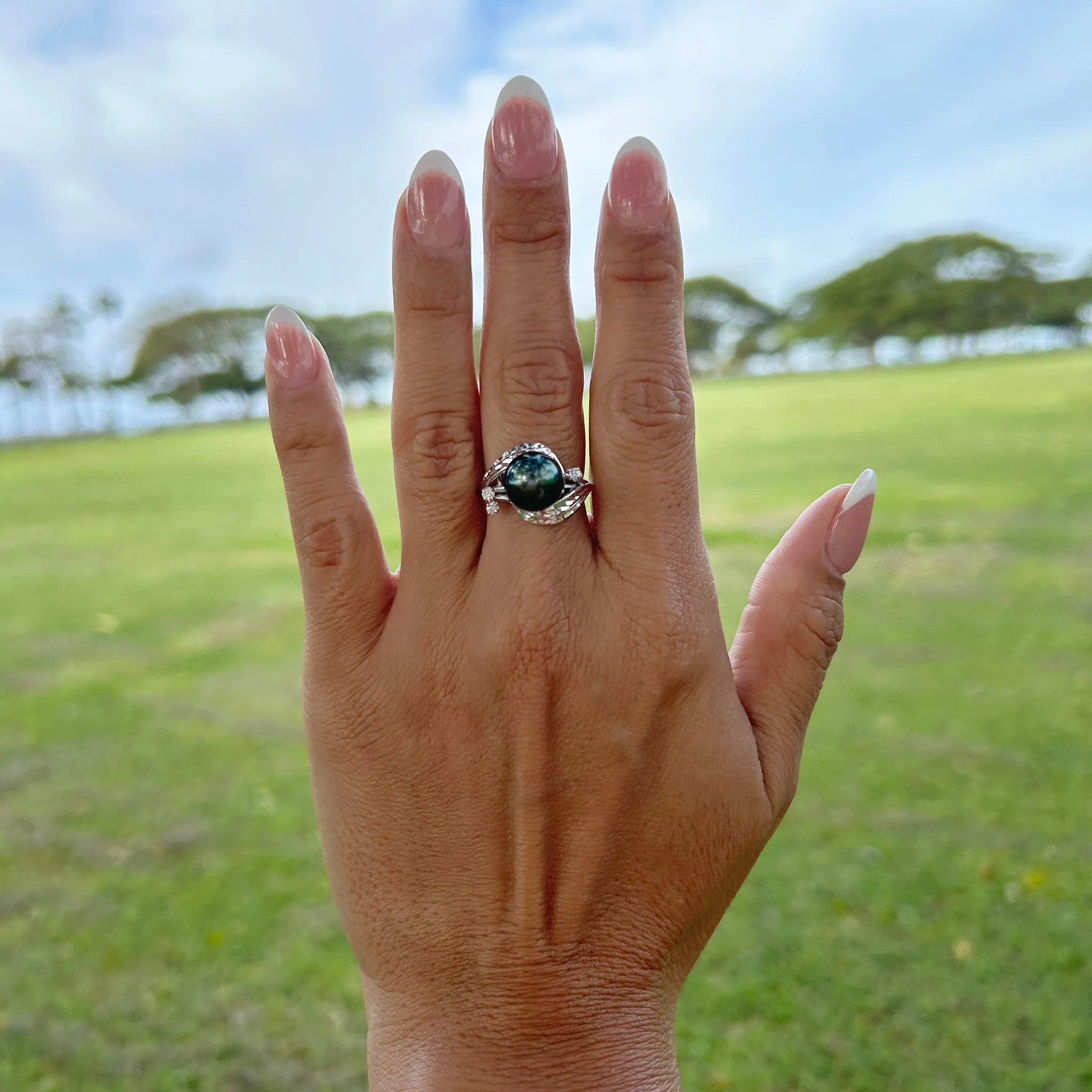 Maile Tahitian Black Pearl Ring in White Gold with Diamonds - 9-10mm