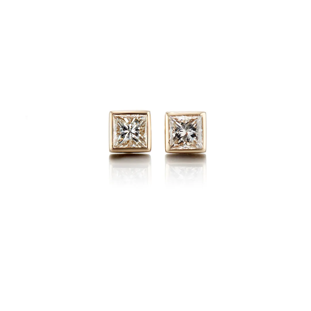 Mini Princess Earrings in Diamonds