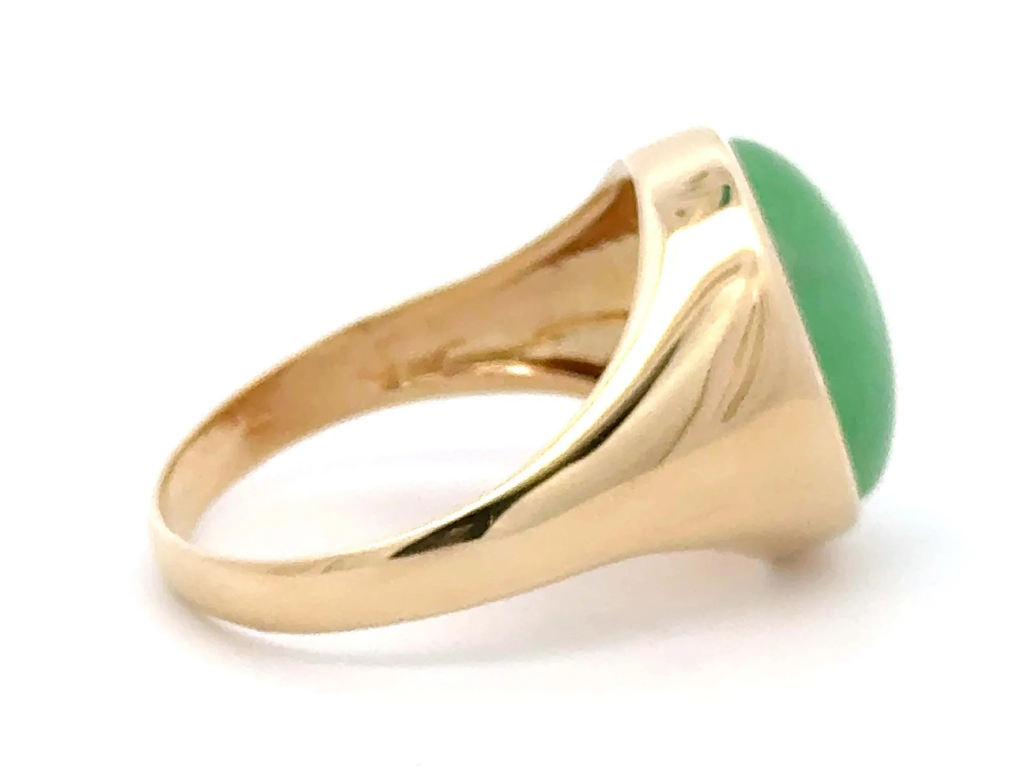 Oval Cabochon Mottled Green Jade Ring 14K Yellow Gold