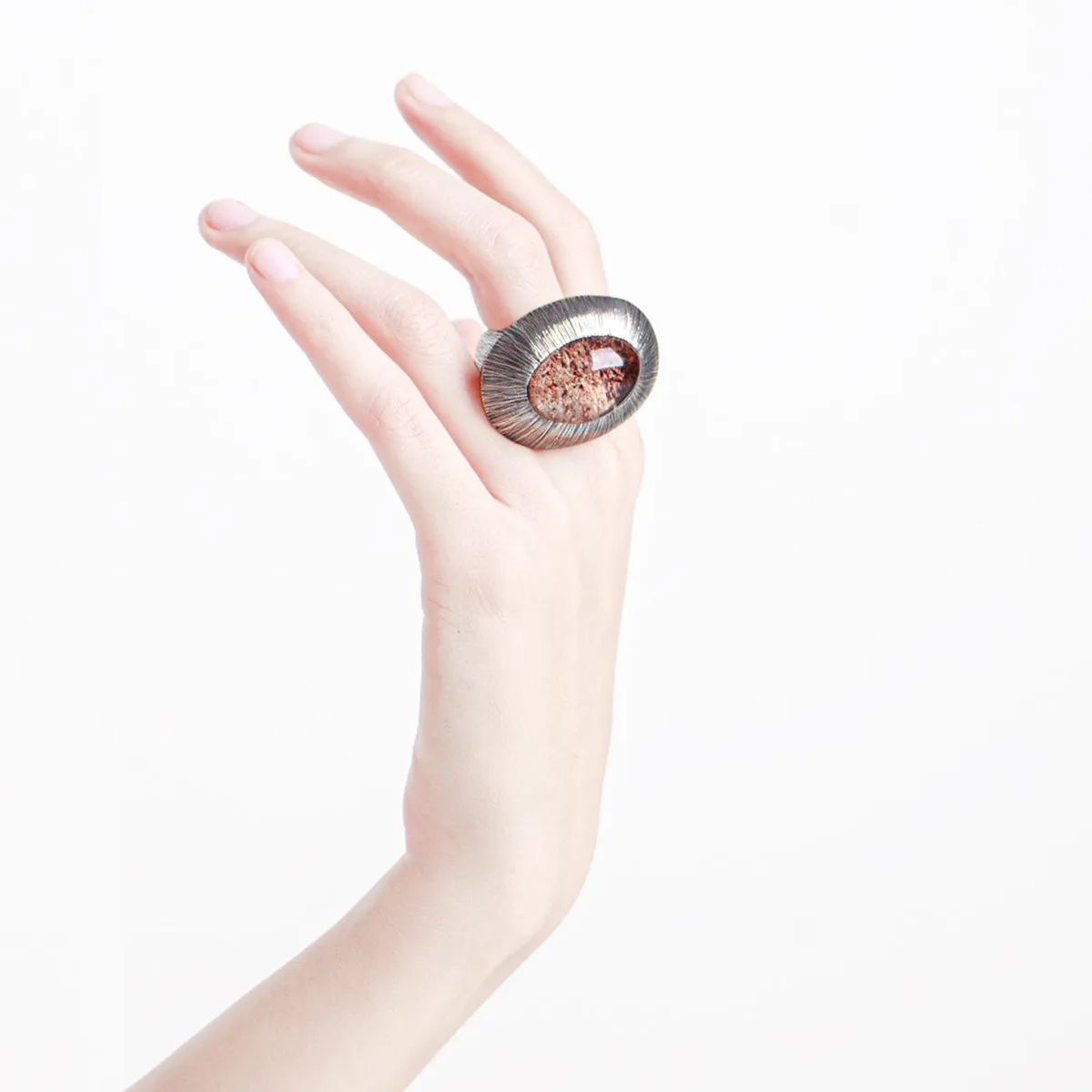 Oval Iris Ring