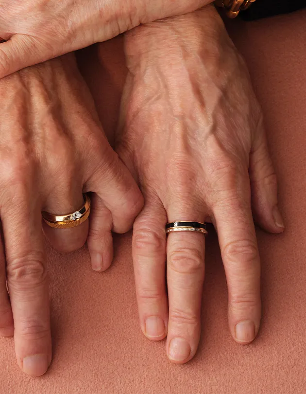 True Love Custom Thin Band : in Yellow Gold with Black Ceramic